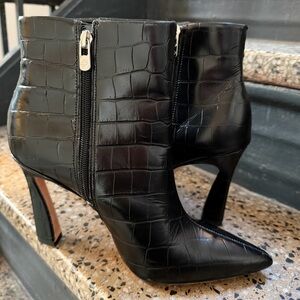 Antonio Melani Gaby Crocodile-Embossed Leather Dress Booties Size 9M